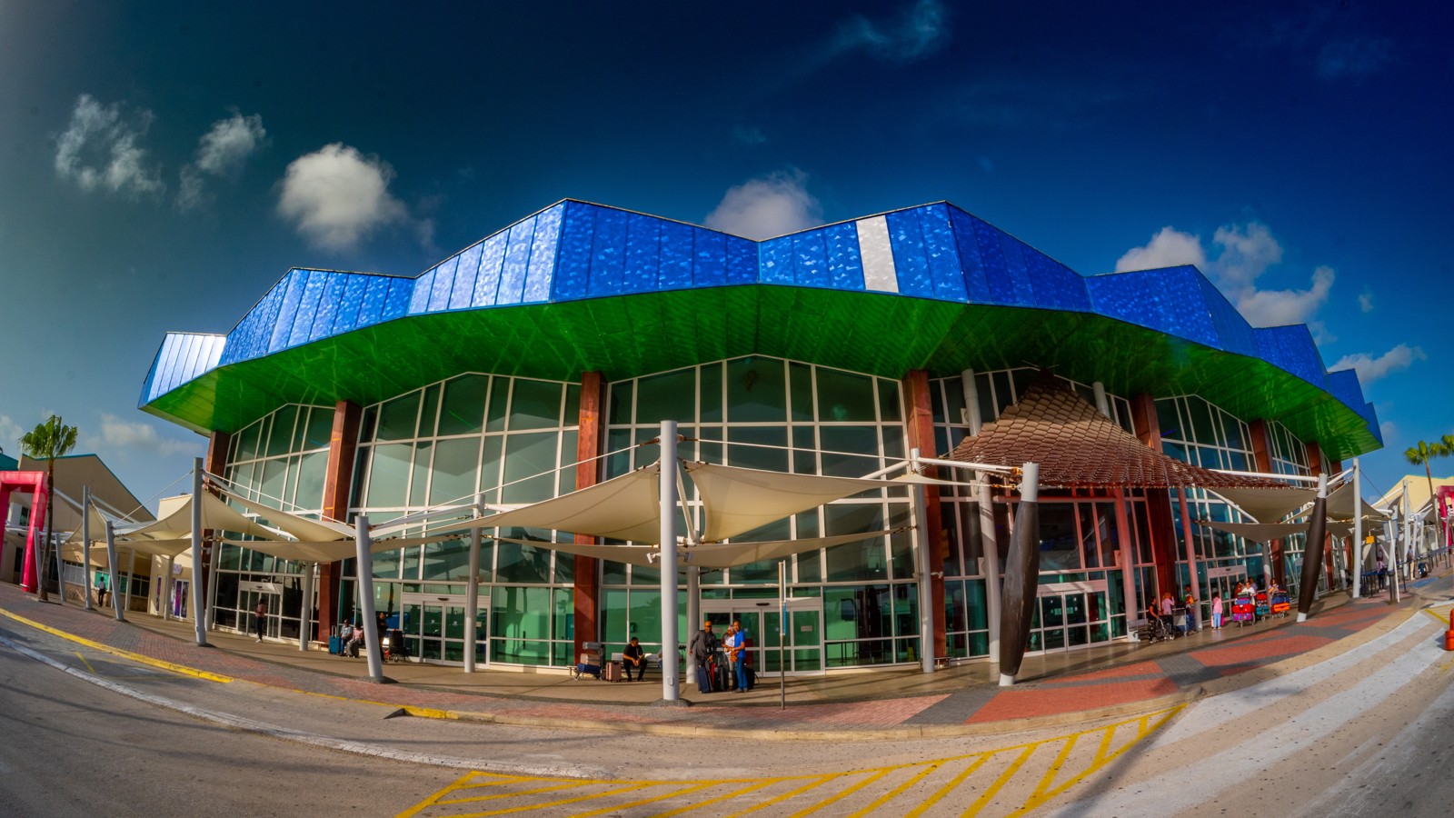 14. The Arrivals Hall - Image 1