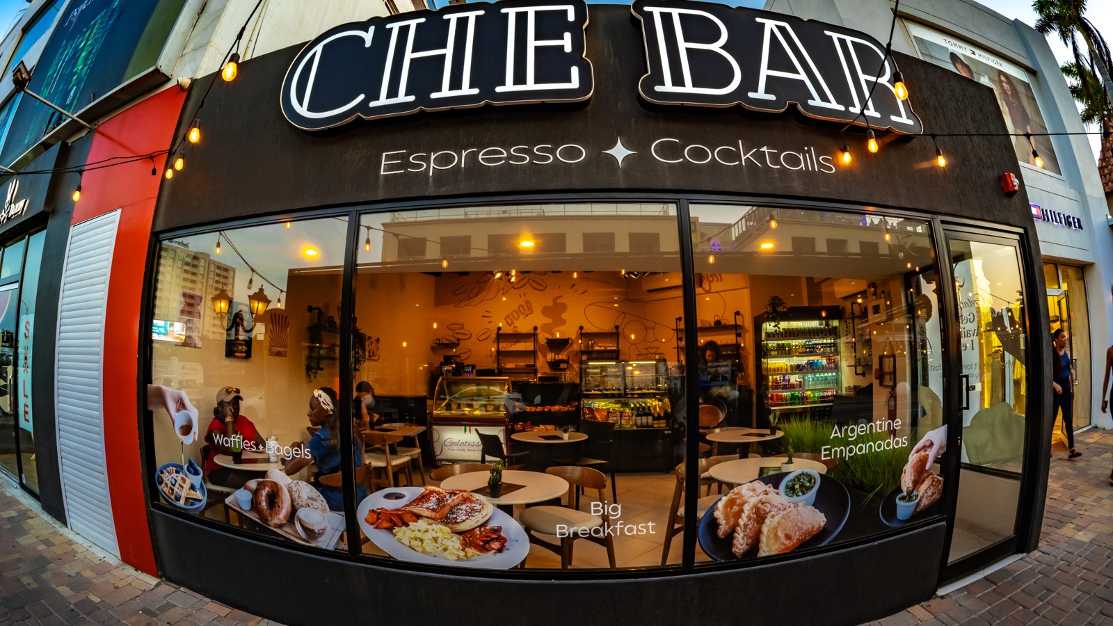 Che Bar - Image 2