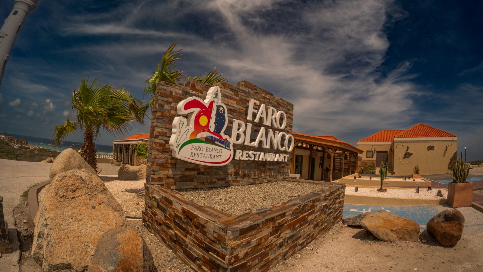 Faro Blanco Restaurant - Image 1