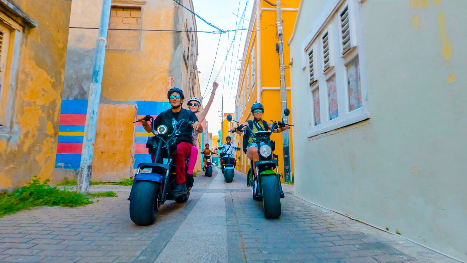 Iguana Scooter Ride - Punda or Otrobanda Tour - Image 3