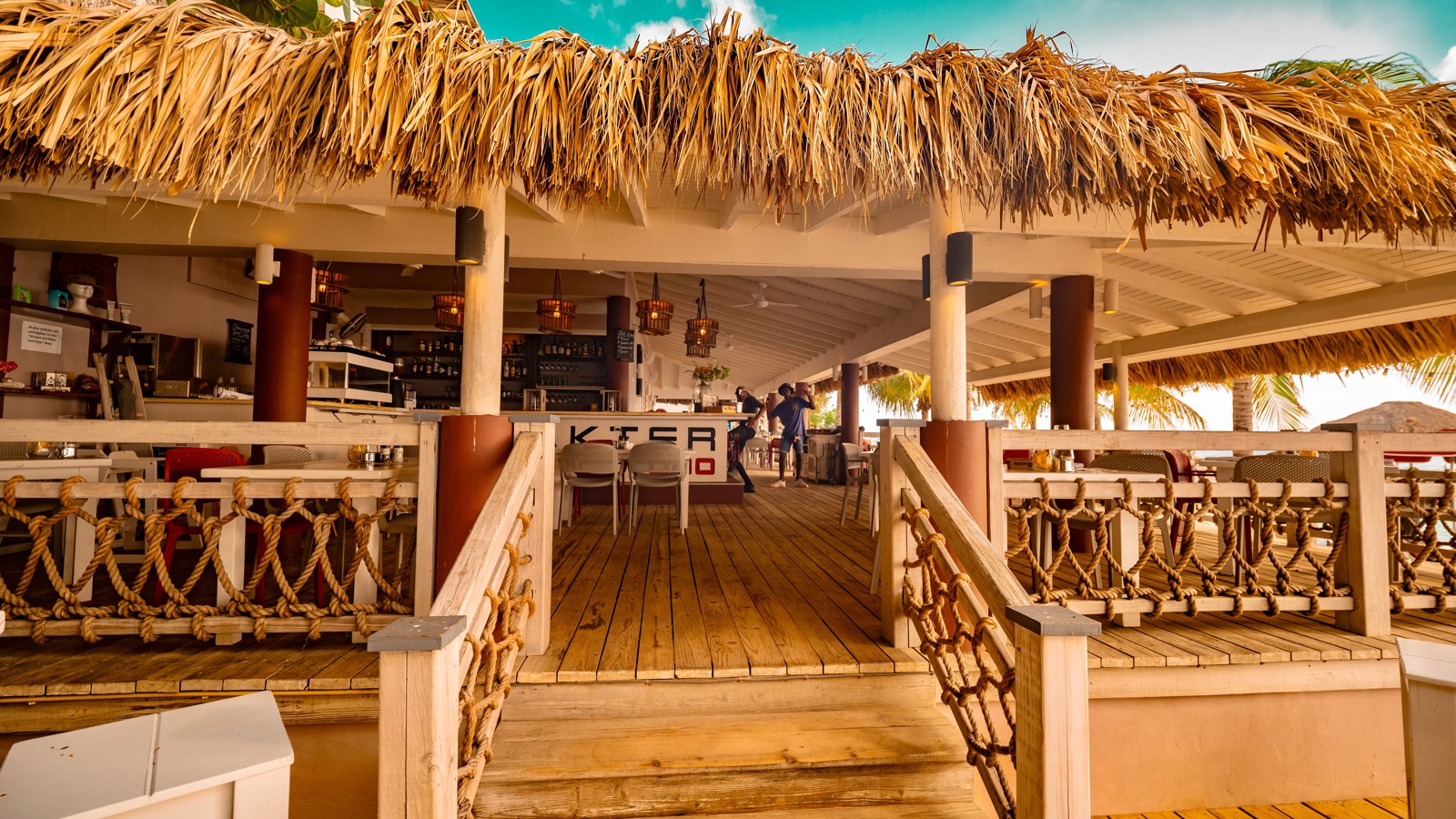 Karakter Beach Lounge Restaurant - Image 5