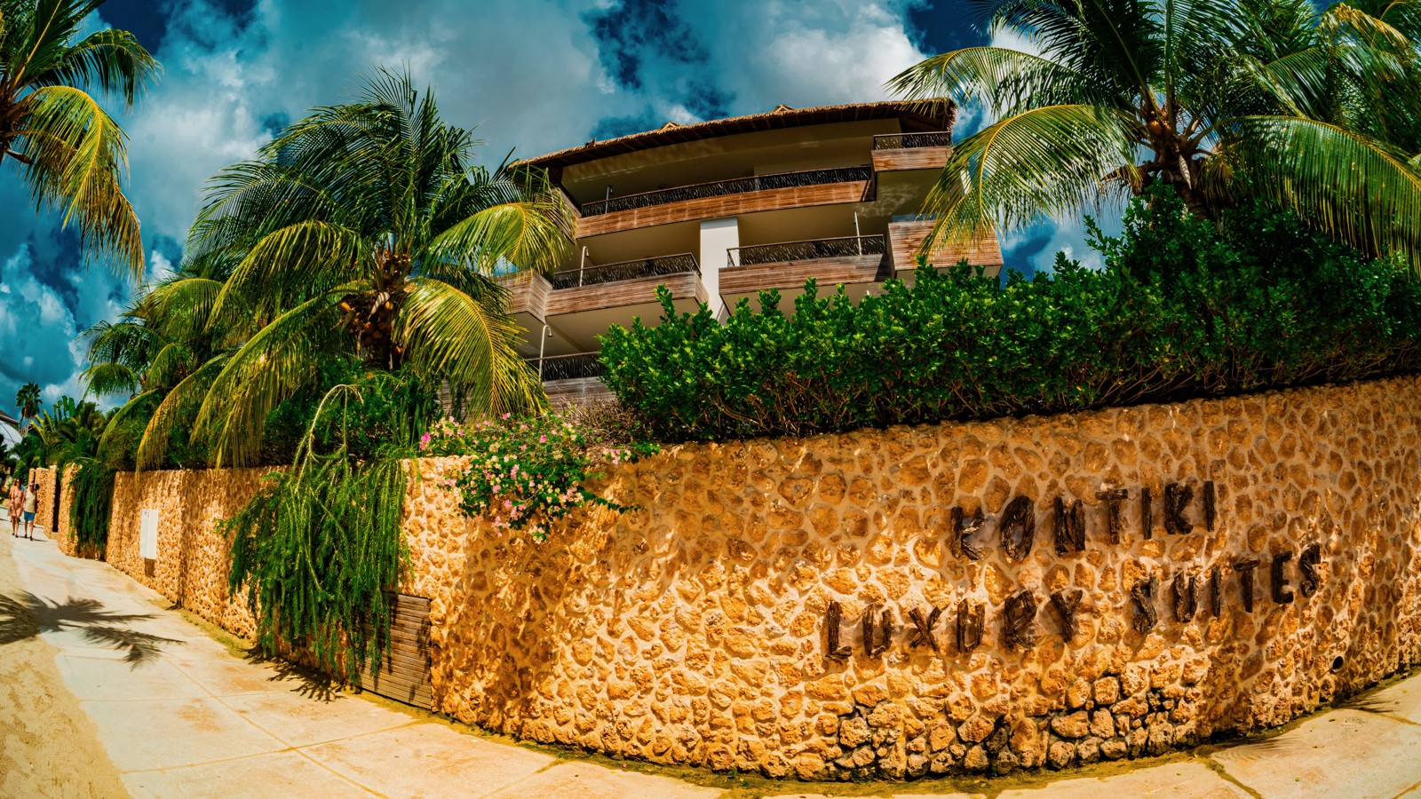 The Kontiki Beach Resort - Image 1