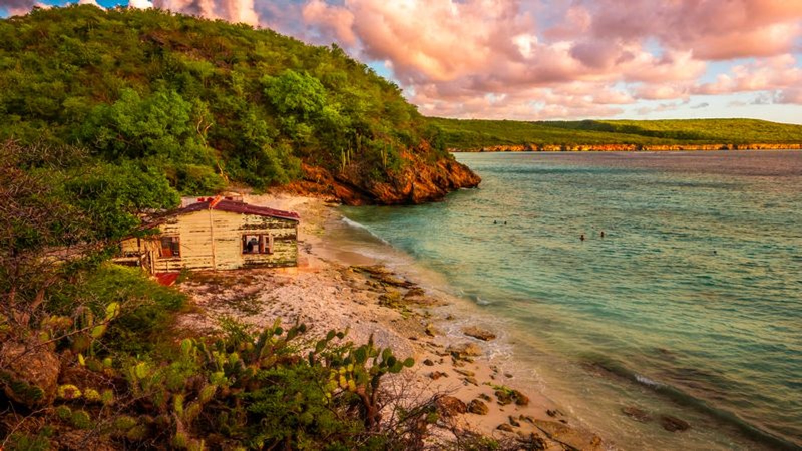 Playa Hunku - Image 1
