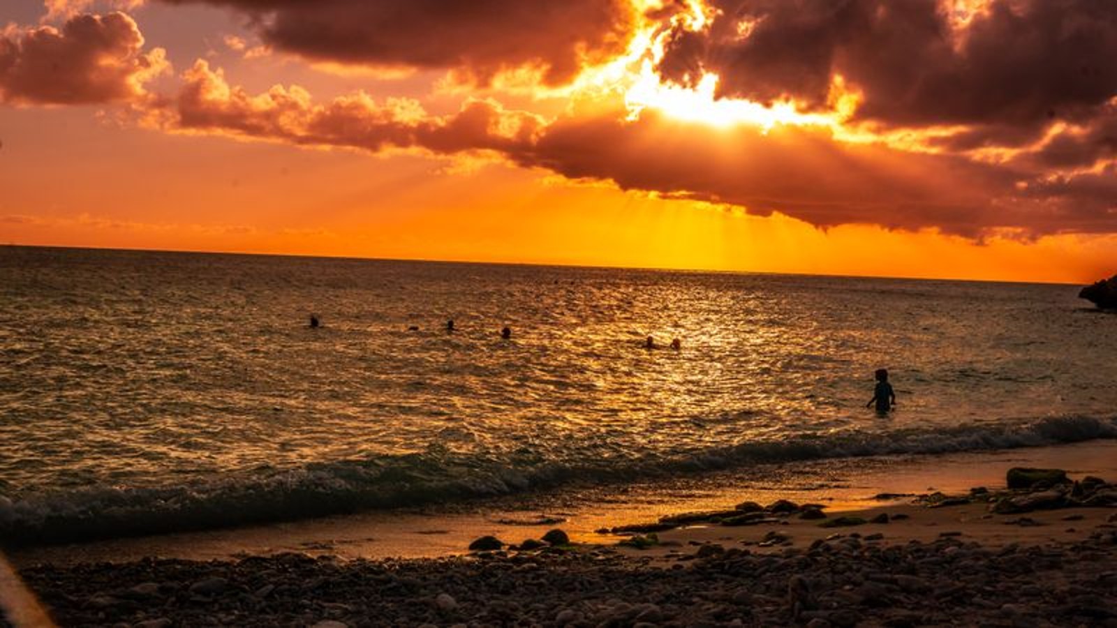 Playa Hunku - Image 4