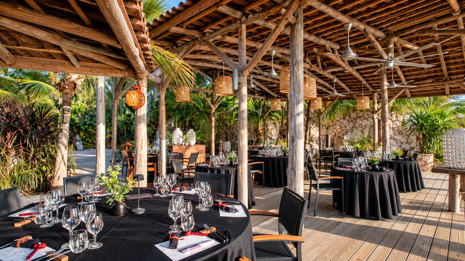 Sunset Deck Restaurant - Image 2