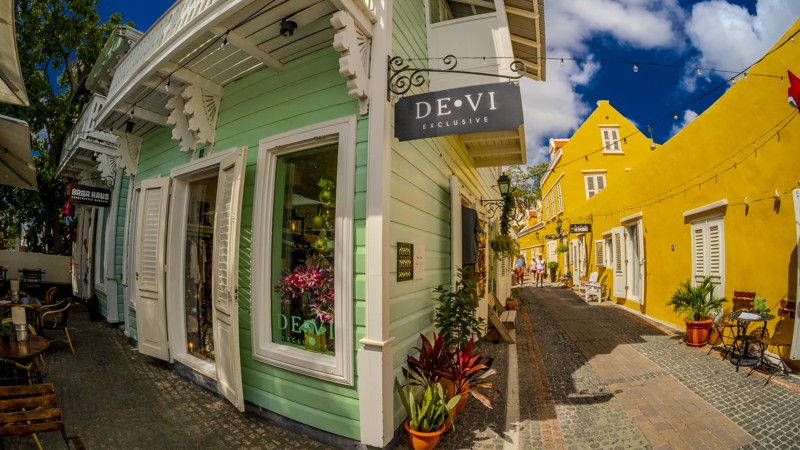 De.Vi Exclusives