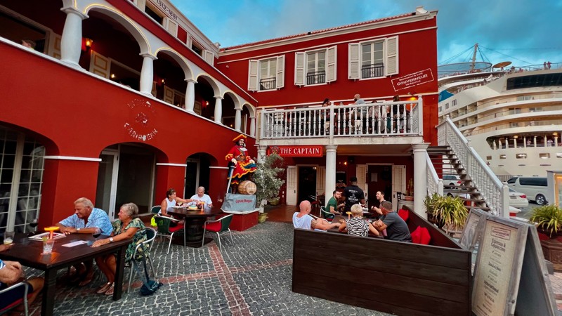 The Captain Bar