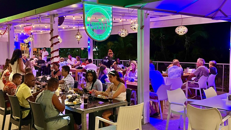The Green House Bar & Restaurant - Santa Maria